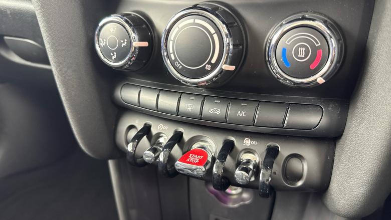 MINI Hatchback 1.5 Cooper Classic II 3dr Petrol Hatchback